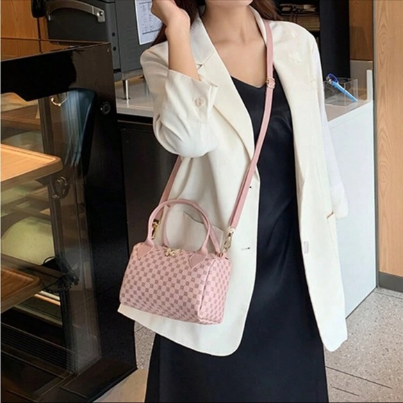 ⚠️Clearance Butterfly Cylindrical Crossbody Bag Black /White /Pink /Blue /Brown - Picture 8 of 12